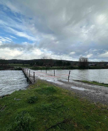 Ayvacık’ta şiddetli yağış etkili oldu