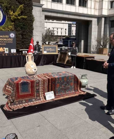 İstanbul’da tarihi eser operasyonu: Yesarizade Kazasker Mustafa İzzet Efendi’nin yaptığı tablo da ele geçirildi