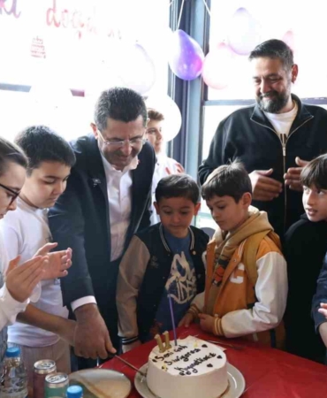 Çekmeköy’de şehit olan Fatma Nur öğretmenin oğlu Hasan Kemal’e doğum günü sürprizi