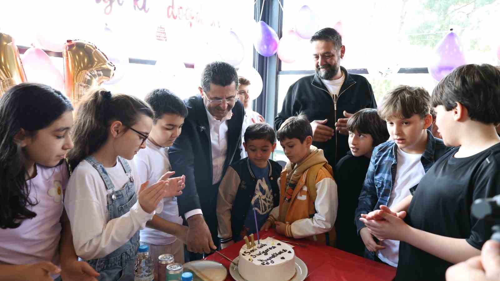 Çekmeköy’de şehit olan Fatma Nur öğretmenin oğlu Hasan Kemal’e doğum günü sürprizi