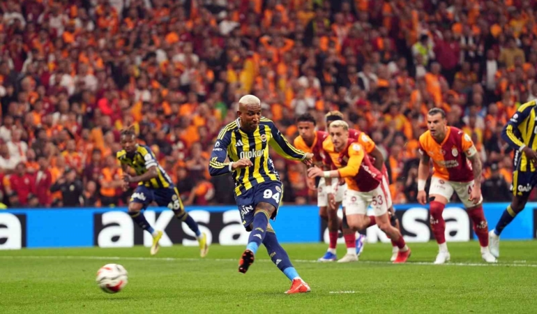 Talisca, derbide penaltı kaçırdı