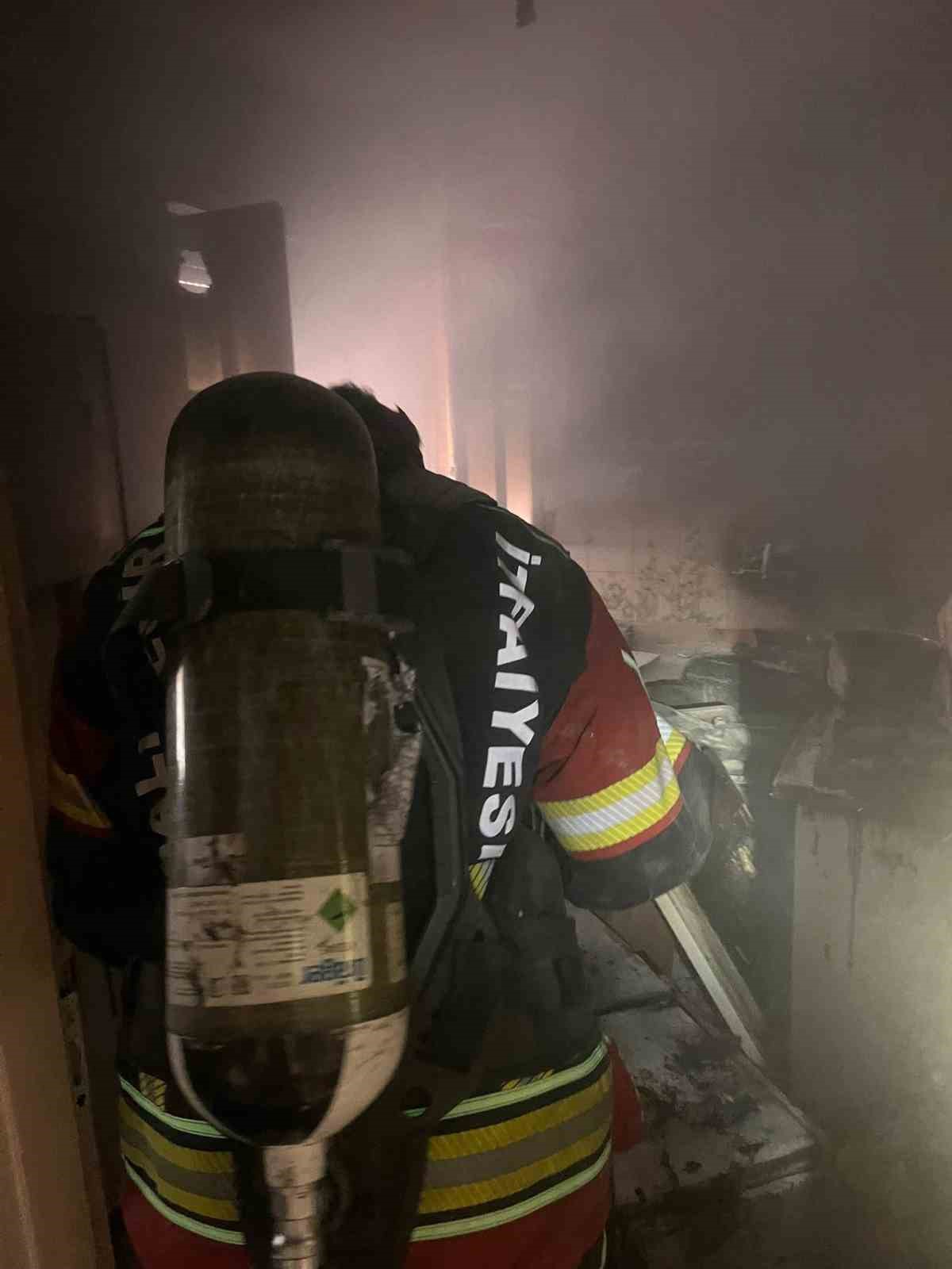 Edremit’te korkutan ev yangını