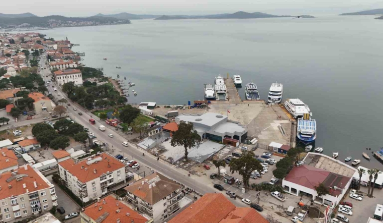 Ayvalık’ta yeni meydan düzenlemesi hayata geçiyor