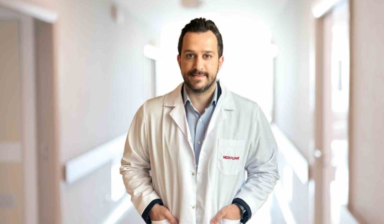 "Bebeklere yeni besinler 2-3 gün arayla sabahları verilmeli"