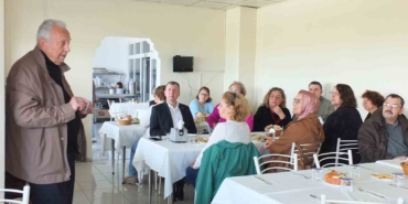 Burhaniye’de Yüksek Öğrenim Derneği üyeleri kahvaltıda buluştu