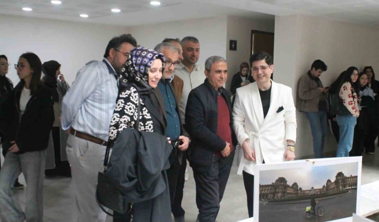 "Kent Düşleri" sergisi sanatseverlerle buluştu