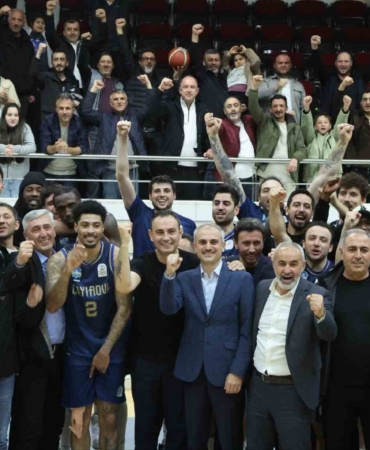 Çayırova Belediyesi sezonu şampiyon tamamladı