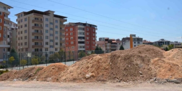 Vatandaşlardan yol kenarına dökülen hafriyatlara tepki