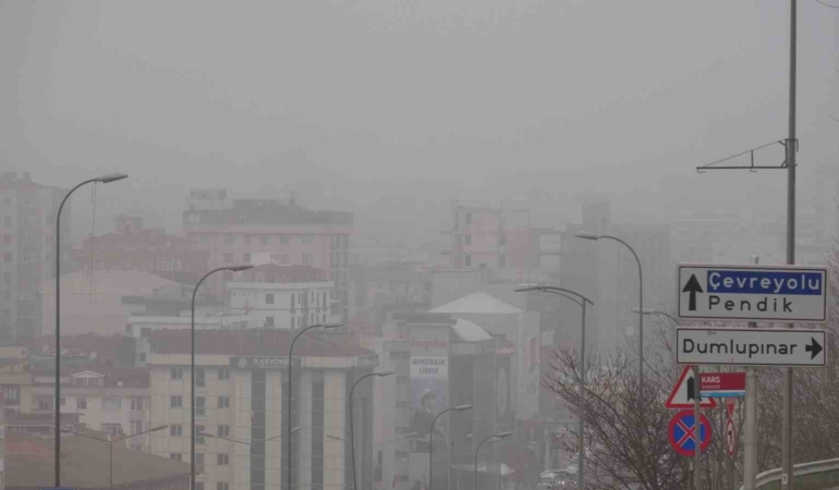 Anadolu Yakası’nda yoğun sis etkili oldu: Görüş mesafesi düştü, sürücüler zor anlar yaşadı