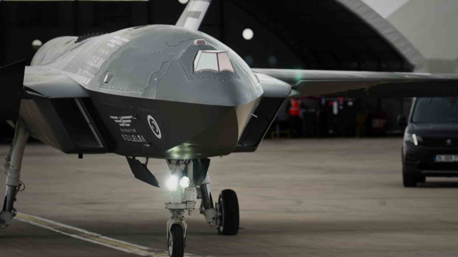 Bayraktar KIZILELMA, ASELSAN KARAT kızılötesi arama ve takip sistemi ile test uçuşu gerçekleştirdi