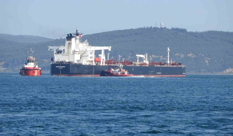 Çanakkale Boğazı’nda ham petrol tankeri sürüklendi