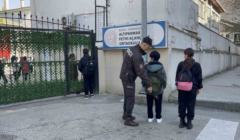 Bursa’da okullar daha güvenli...Her okula bekçi ve polis görevlendirildi