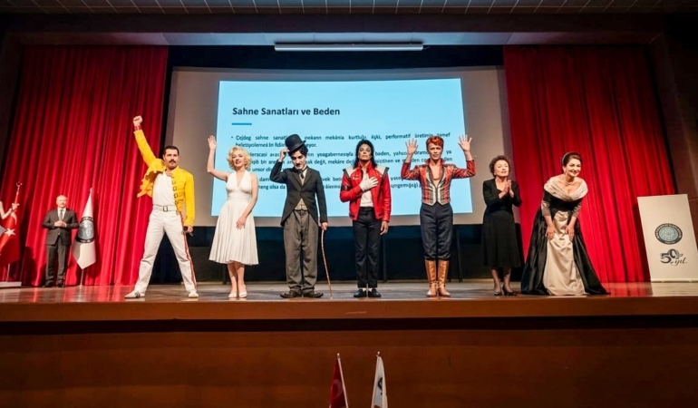 BUÜ’de sanatın ve sanatçının geleceği mercek altına alındı