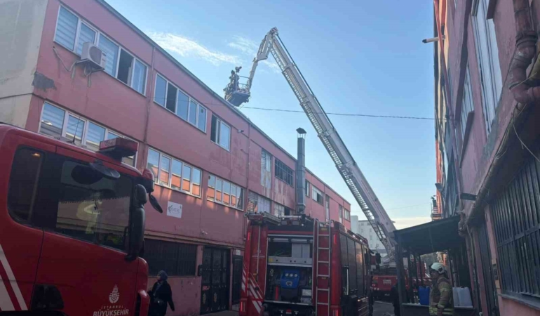 Başakşehir’de iş yeri yangını söndürüldü