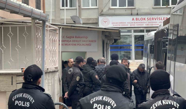 Uşak Belediyesine yönelik operasyonda gözaltına alınan şüpheliler adliyeye sevk edildi