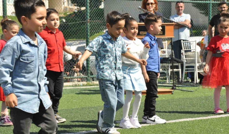 Keşan’da Romanlar Günü kutlamaları renkli görüntülere sahne oldu