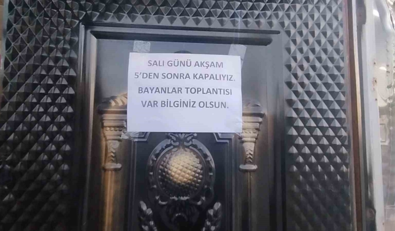 İnegöl’de roller değişti: Erkekler evde, kadınlar kahvede