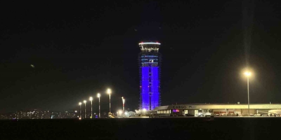 Otizm Farkındalık Günü’nde Sabiha Gökçen Havalimanı kulesi maviye büründü