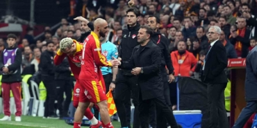 Günay Güvenç ve Ahmed Kutucu ıslıklandı