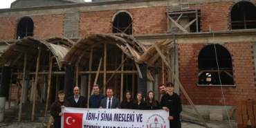 Bilecik’te öğrenciler harçlıklarını Kuba Camii inşaatına bağışladı