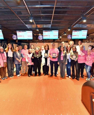 Meme kanseri hastaları doktorlarıyla bowling pistinde buluştu
