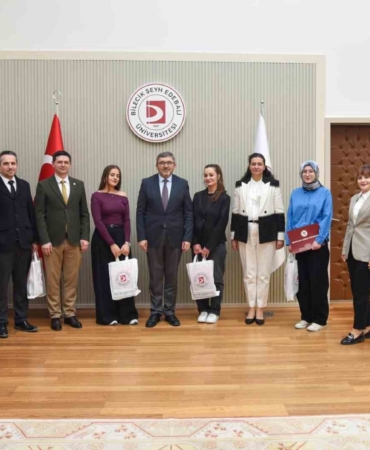BŞEÜ’de 62. Kütüphane Haftası töreninde ödüller sahiplerini buldu