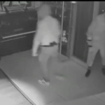 Maskeli beşler girdikleri işletmelerde çelik kasaları böyle patlattı...