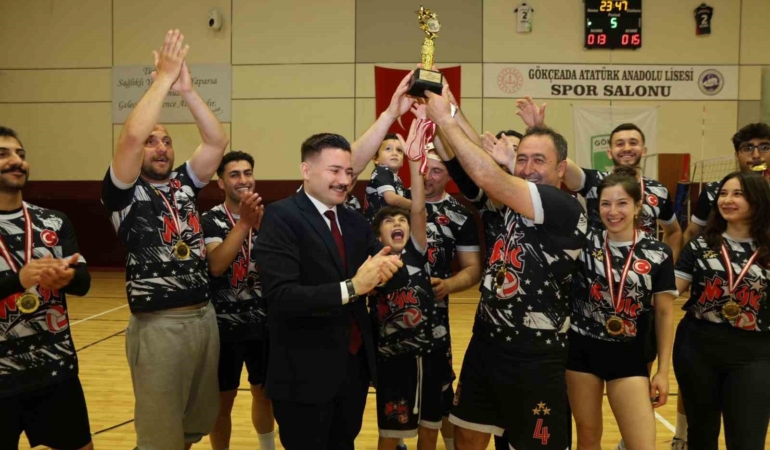 Gökçeada’da 7. geleneksel voleybol turnuvası düzenlendi