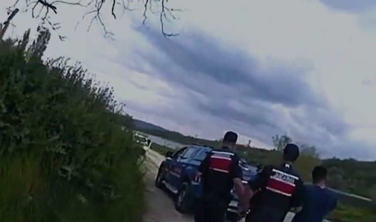 Bilecik’te uyuşturucudan aranan şahıs jandarmadan kaçamadı