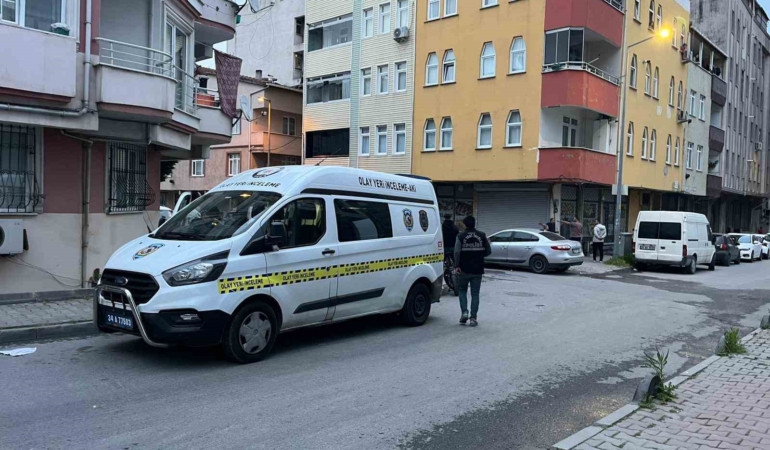 Küçükçekmece’de husumetliler arasında silahlı çatışma: 1 yaralı
