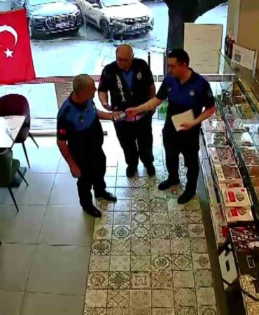CHP Üsküdar İlçe Başkanı’na selam vermeyen esnafa zabıta ekipleri ceza kesti