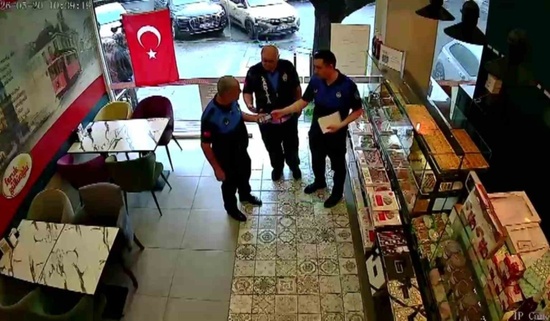 CHP Üsküdar İlçe Başkanı’na selam vermeyen esnafa zabıta ekipleri ceza kesti