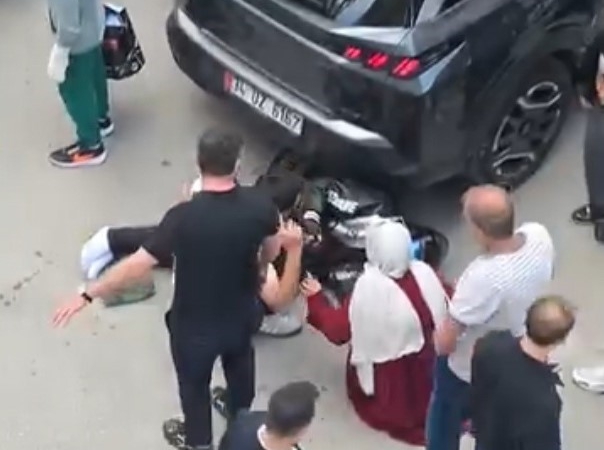 Pendik’te motosiklet otomobile çarptı: 1 yaralı