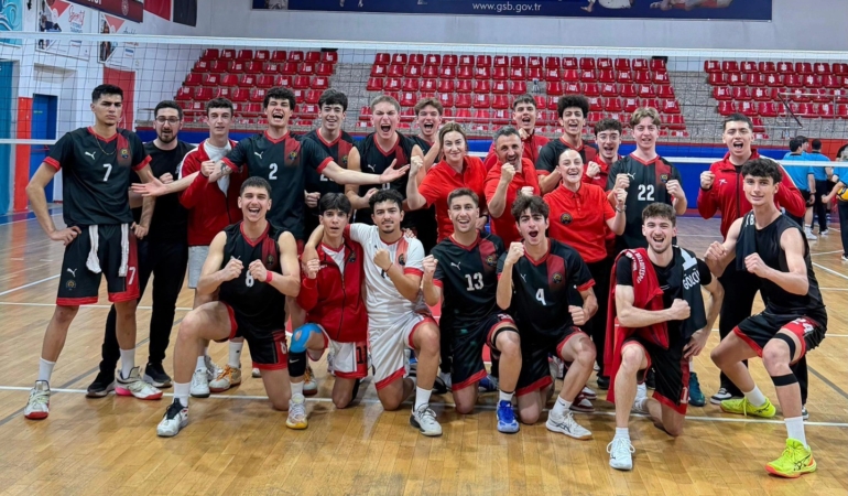 Gölcük Belediyespor Genç Erkek Voleybol Takımı, Türkiye Finalleri’ne yükseldi