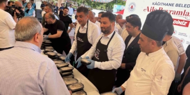 Kağıthane Belediyesinin "Aile Bayramlaşması" etkinliğinde 20 bin vatandaş bir araya geldi