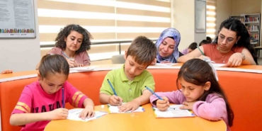 "Hayatımın İlk Kütüphanesi Annem" Anne ve çocukların gönüllerine dokundu