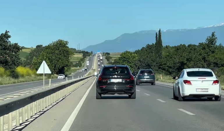 Dönüş yoğunluğu başladı, Bursa yolunda uzun kuyruklar oluştu