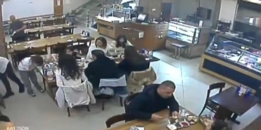 Nefes borusuna yemek kaçan küçük kızı restoran çalışanı kurtardı