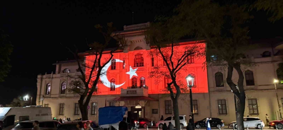 İstanbul’un fethinin 573. yıl dönümünde 3 ayrı noktada video mapping gösterisi