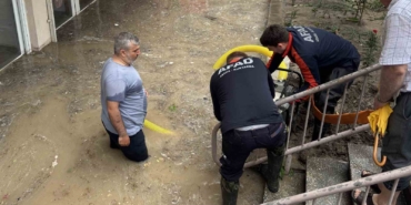 Edirne’de sağanak iş yerlerini su altında bıraktı
