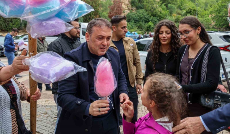Şeyh Edebali Türbesi’nde bayram buluşması