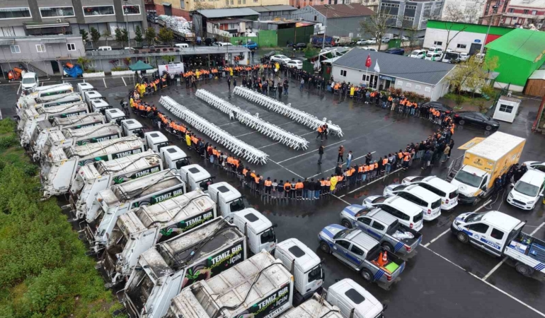 Gaziosmanpaşa’da "1 Mayıs Emek ve Dayanışma Günü" davul-zurna eşliğinde kutlandı