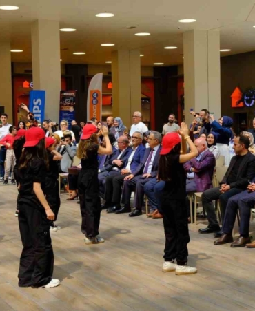 Kansere karşı sesler yükseldi: Sağlık, eğitim ve sanat tek çatı altında buluştu