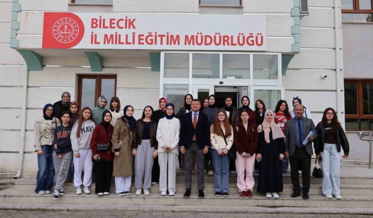 Bilecik’ten 50 öğrenci gençlik kamplarına uğurlandı