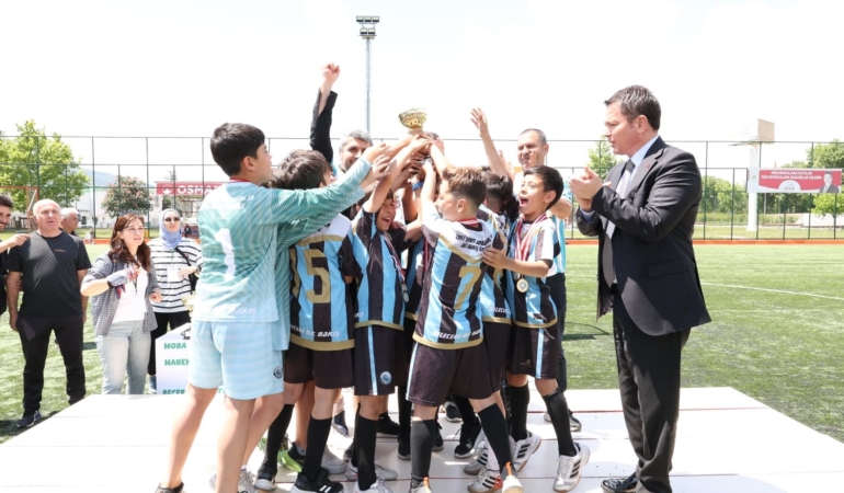 Osmangazi’de çocuk olimpiyatları nefes kesen yarışlara sahne oldu