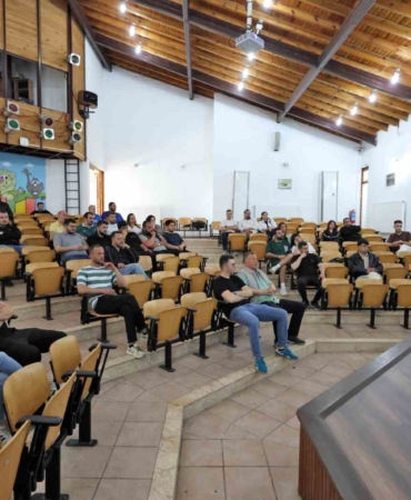 Büyükşehir’den evcil hayvan işletmelerine eğitim
