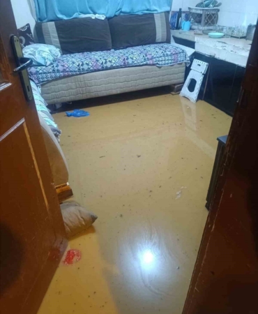 Sağanak yağış sebebiyle evleri su bastı