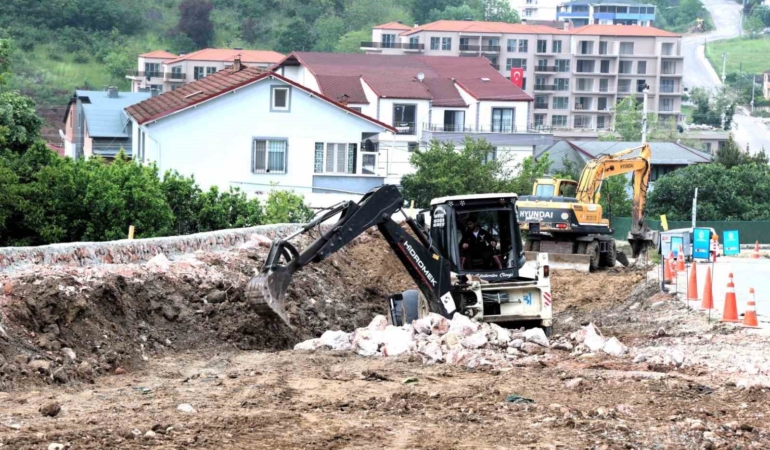 Selahattin Eyyubi Caddesi’nde 2. etap yol yapım çalışmaları başladı