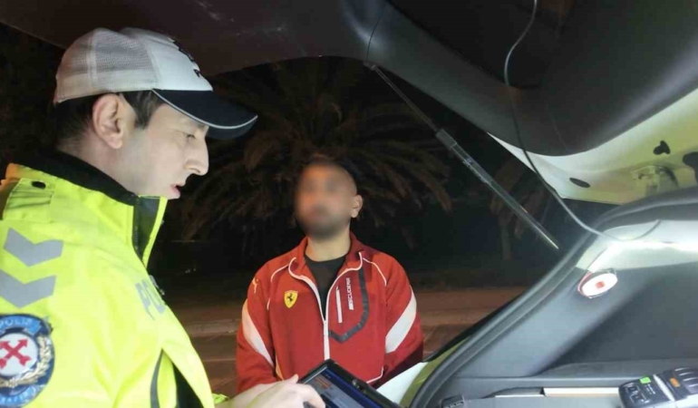Sahilde tehlikeli yolculuk pahalıya patladı: Polisle diyaloğu dikkat çekti