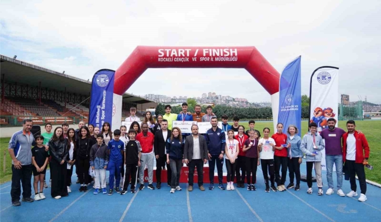 Çolakoğlu Metalurji, 19 Mayıs’ı genç sporcularla kutladı